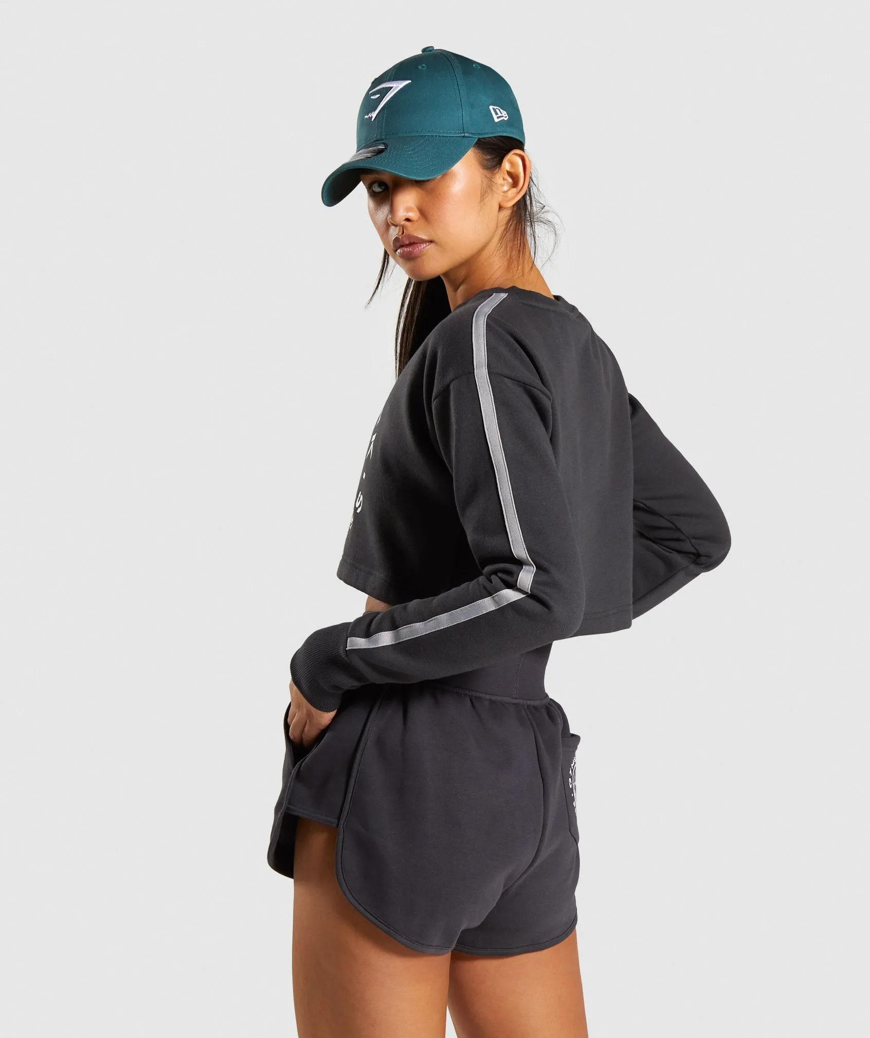 Gymshark Legacy Fitness Sweater - Washed Black