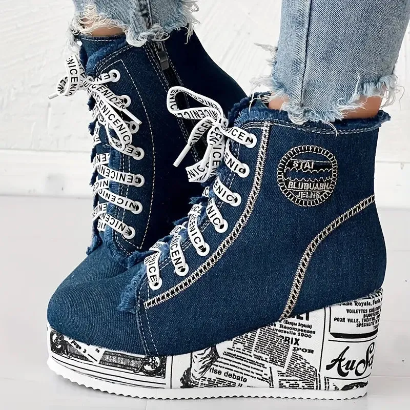 MONTREAL™ DENIM LACE-UP PLATFORM WINTER BOOTS